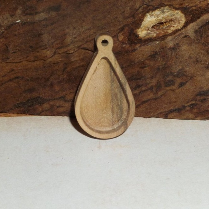 Lůžko na zalévání pryskyřicí kapka - ořech - Velikost: 32 mm