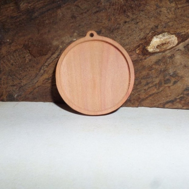 Lůžko na zalévání pryskyřicí kulaté - švestka - Velikost: 32 mm